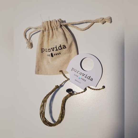 Pyramidal Live Free Bracelet - Picture 2 of 2